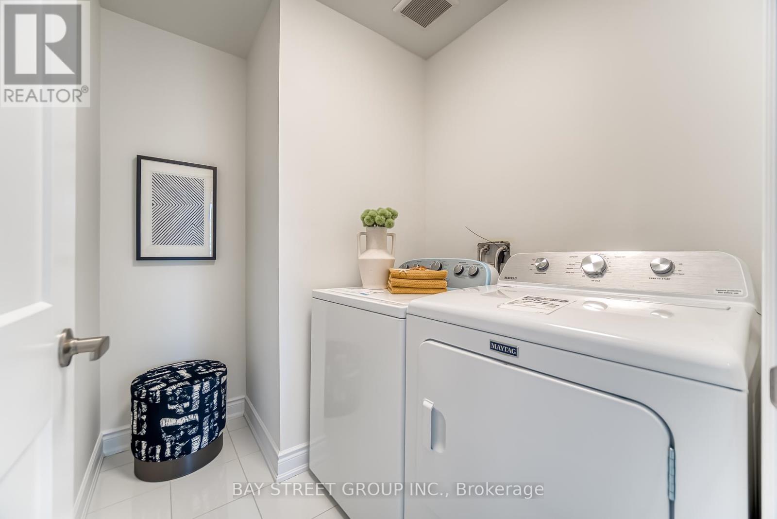 Photo 34 of 7 Kohn Lane, Markham ON