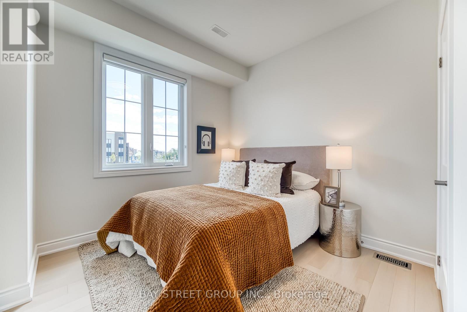 Photo 36 of 7 Kohn Lane, Markham ON
