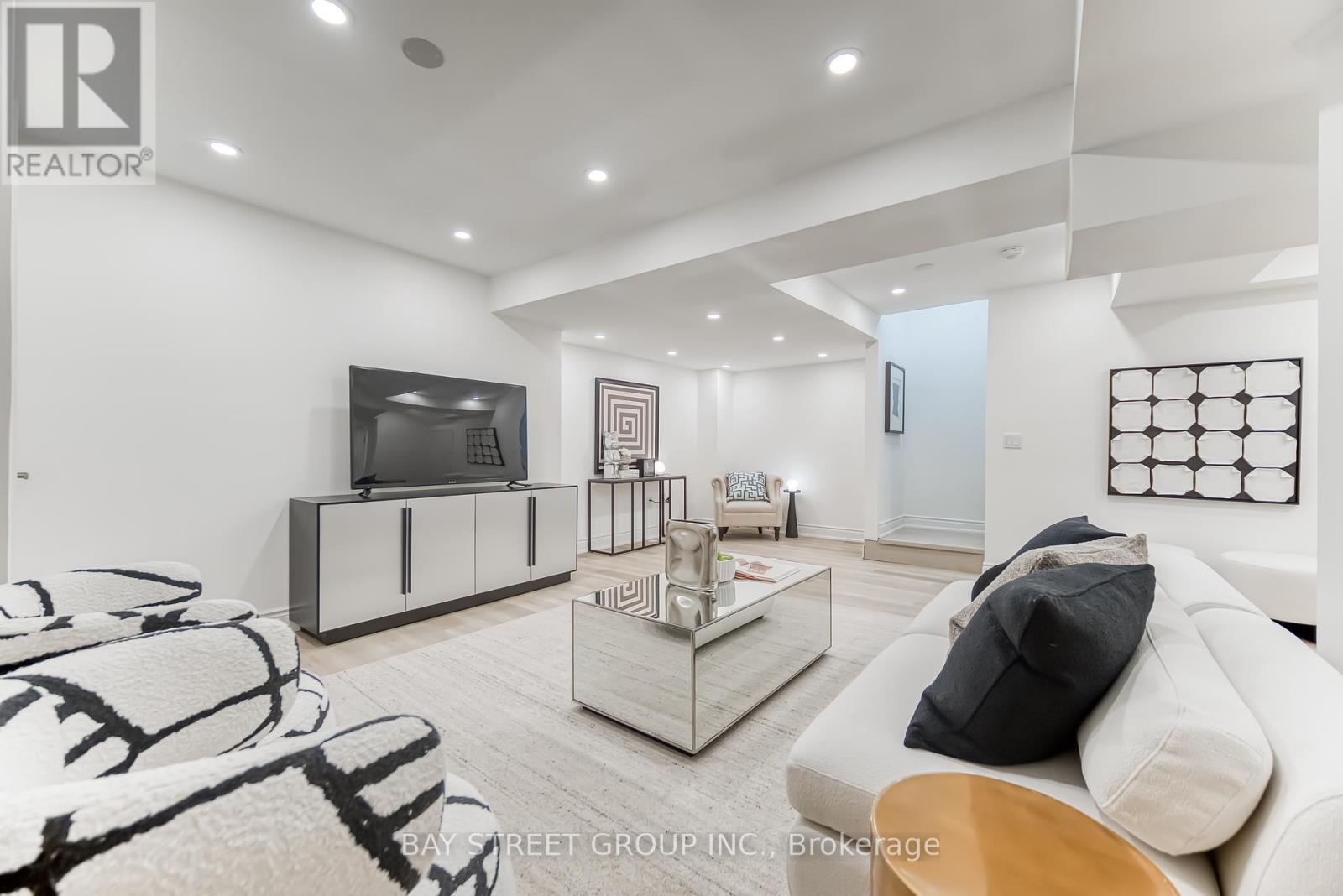 Photo 45 of 7 Kohn Lane, Markham ON