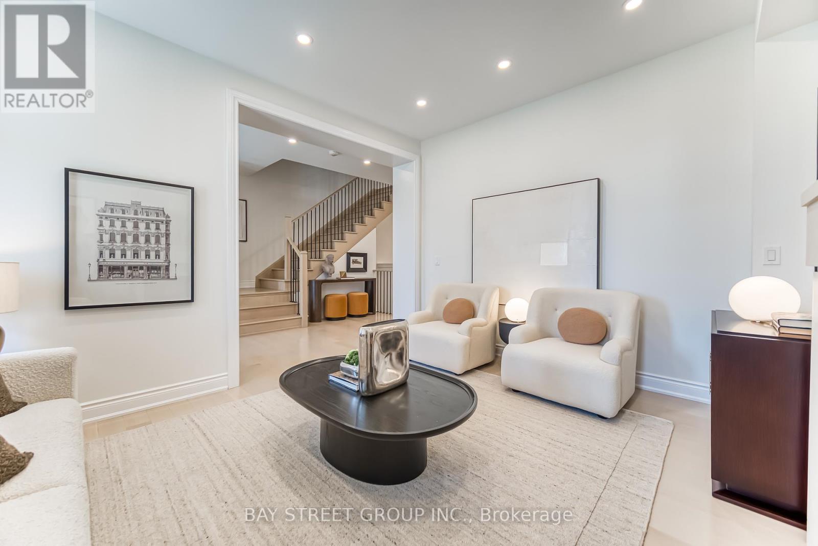 Photo 8 of 7 Kohn Lane, Markham ON