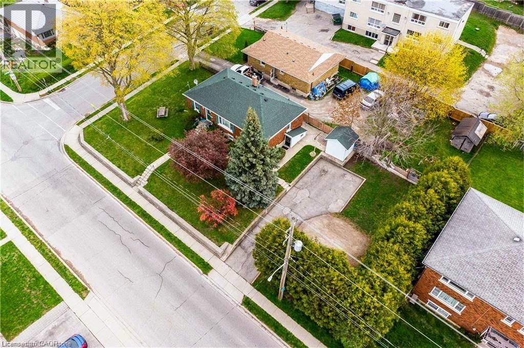 Photo 22 of 89 Elgin Street N Unit B, Cambridge ON