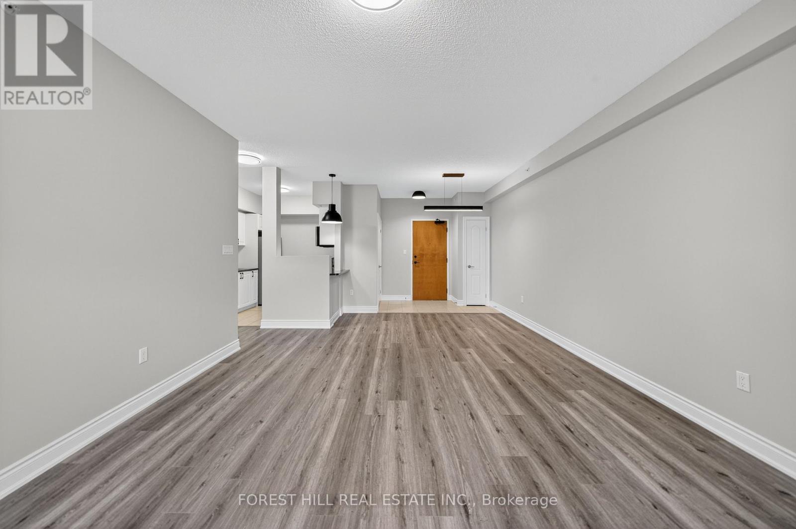 Photo 10 of 106 100 Dean Avenue, Barrie ON