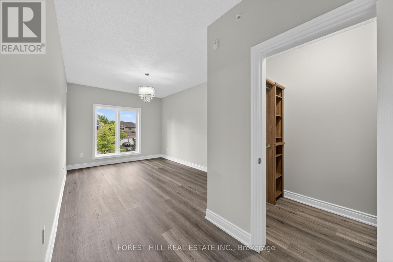 Photo 18 of 106 100 Dean Avenue, Barrie ON