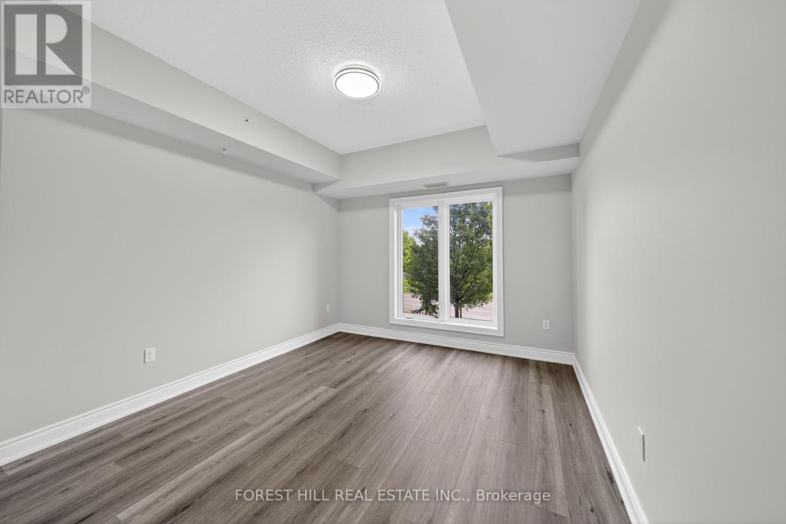 Photo 22 of 106 100 Dean Avenue, Barrie ON