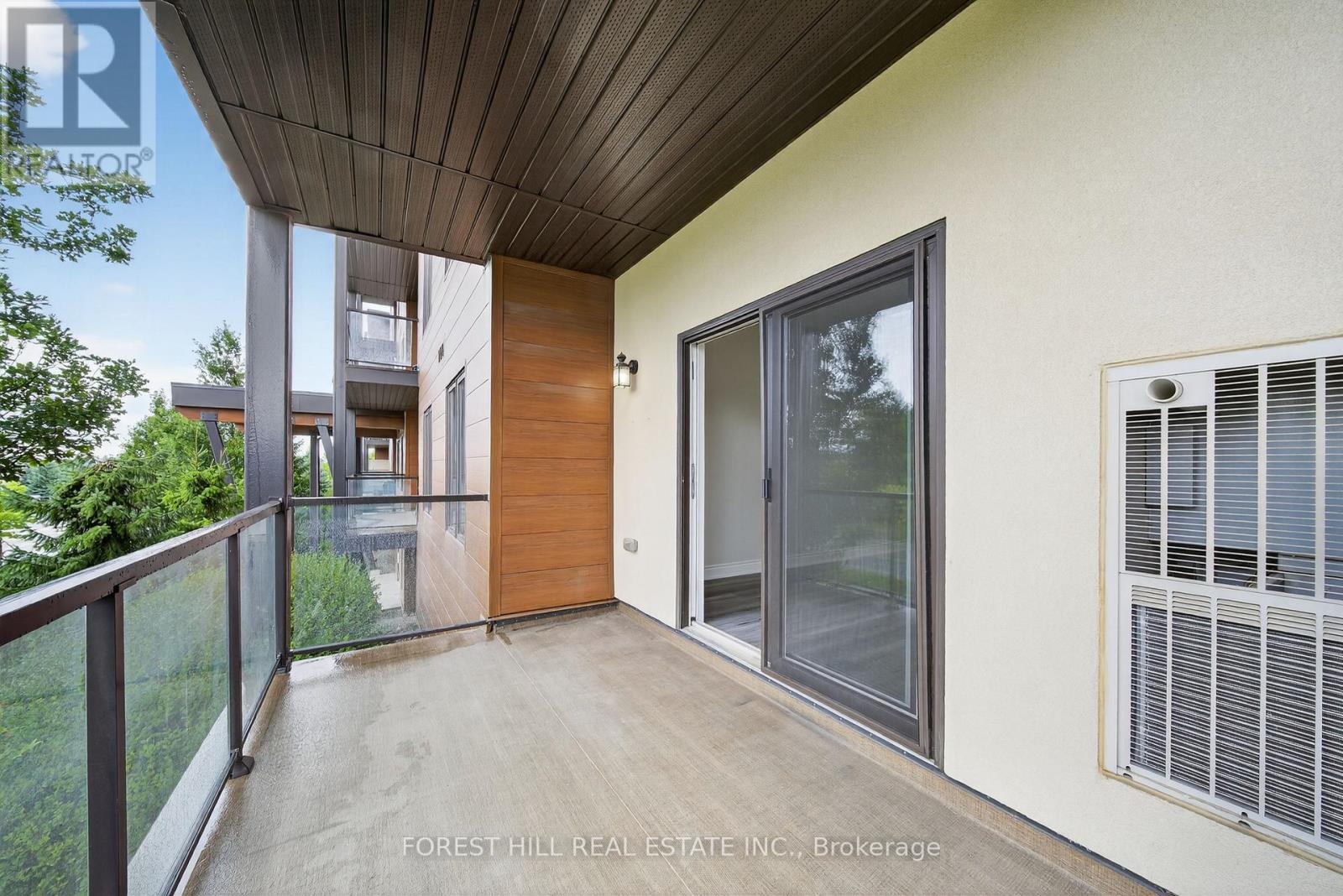 Photo 29 of 106 100 Dean Avenue, Barrie ON