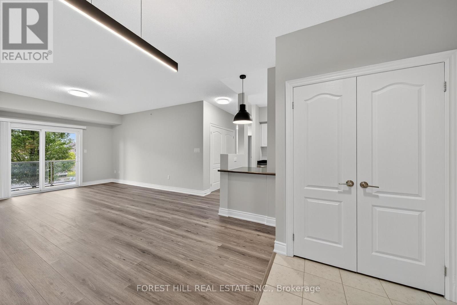 Photo 6 of 106 100 Dean Avenue, Barrie ON