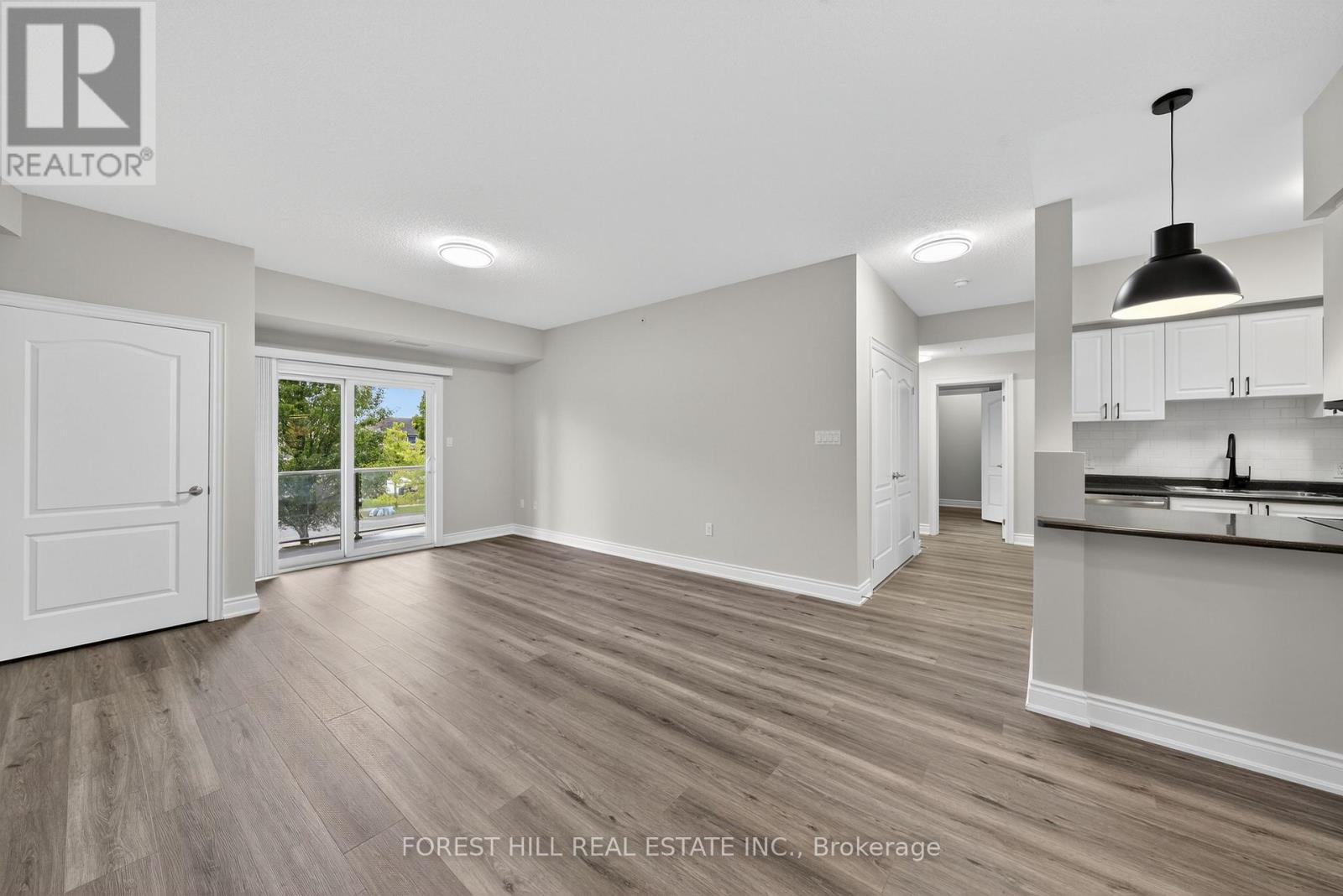 Photo 9 of 106 100 Dean Avenue, Barrie ON