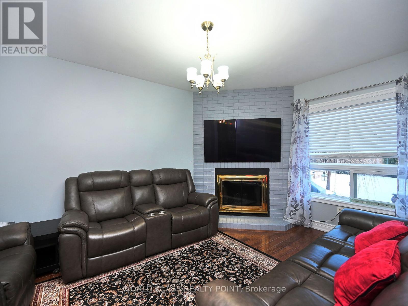 Photo 16 of 6136 Ford Road, Mississauga ON