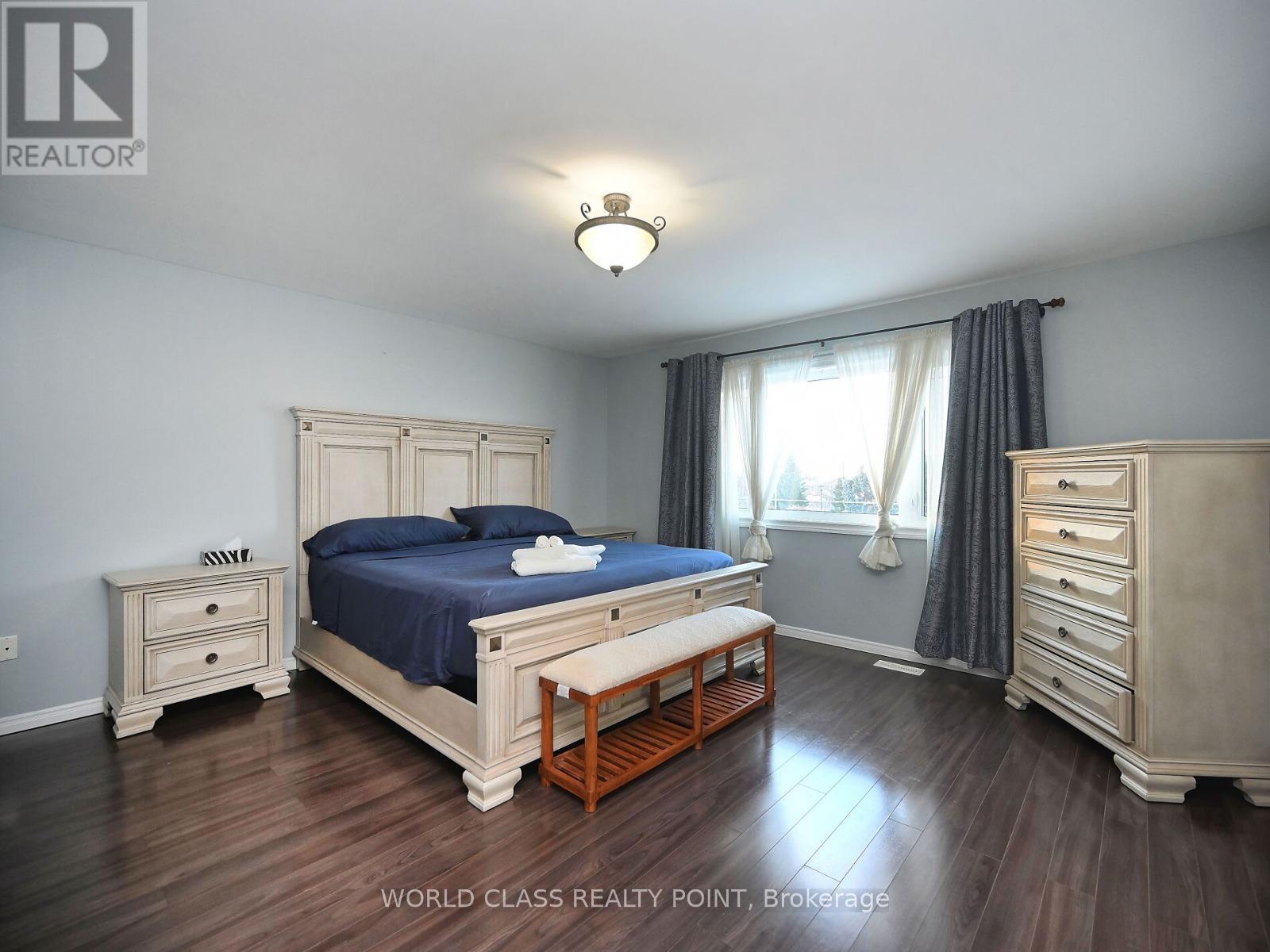 Photo 25 of 6136 Ford Road, Mississauga ON