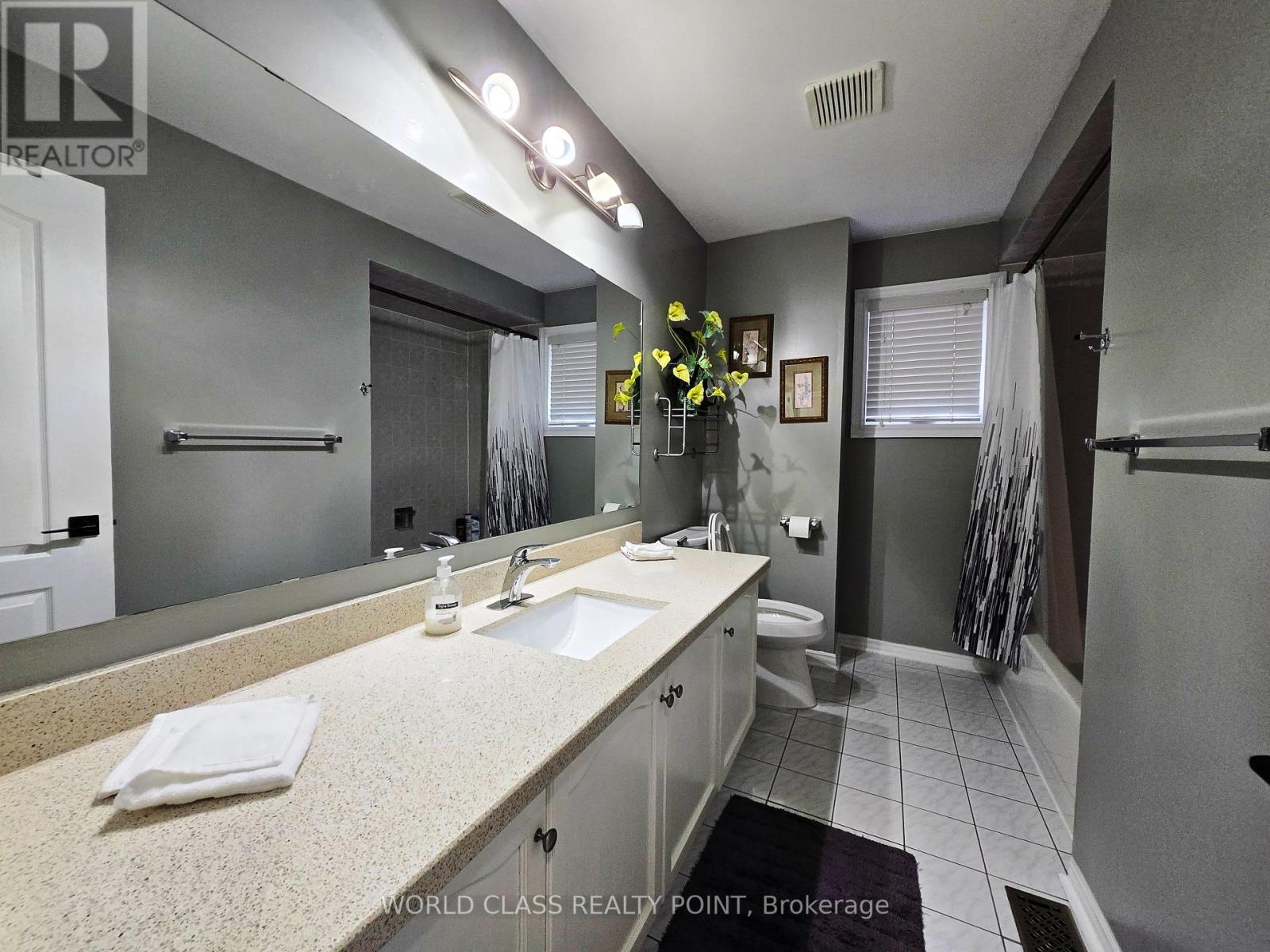 Photo 30 of 6136 Ford Road, Mississauga ON