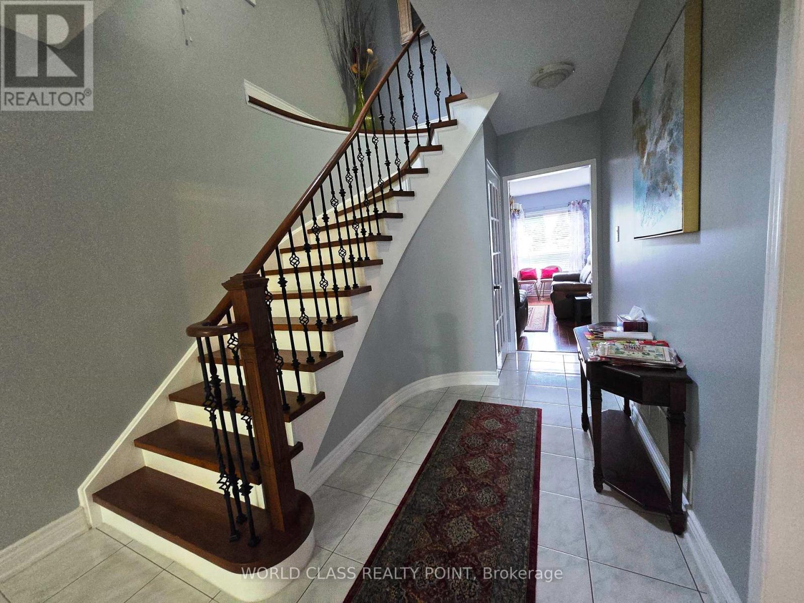 Photo 4 of 6136 Ford Road, Mississauga ON