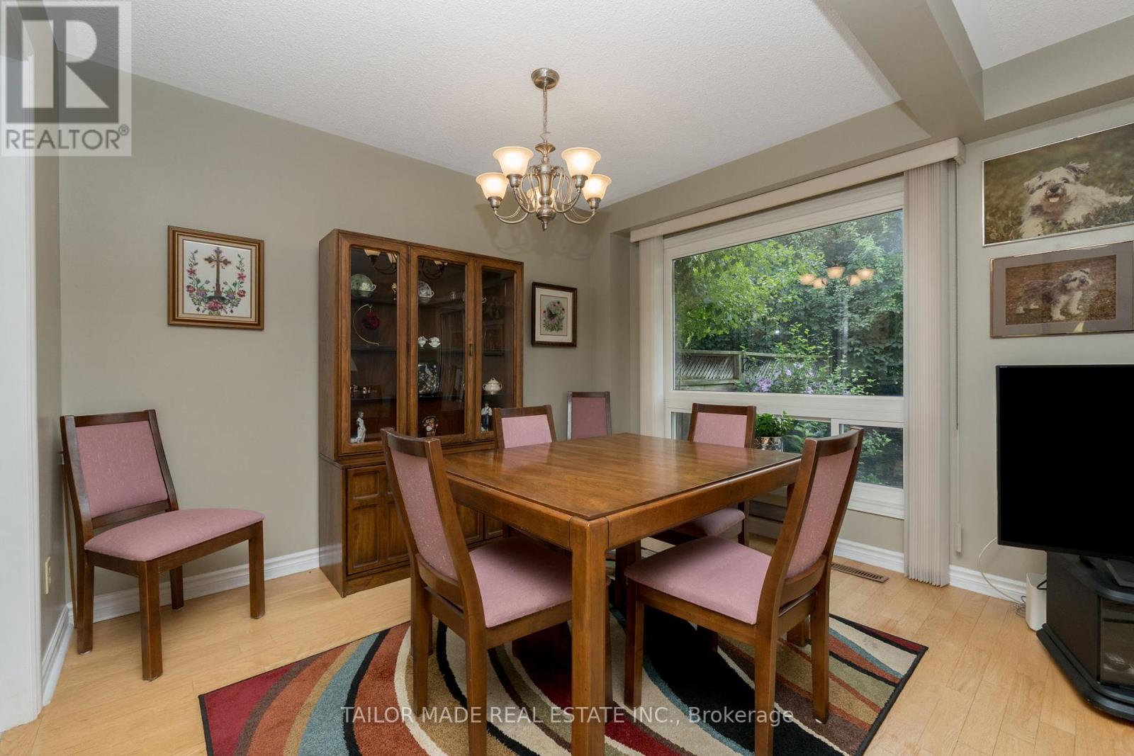 Photo 12 of 10 Heathcliffe Square, Brampton ON