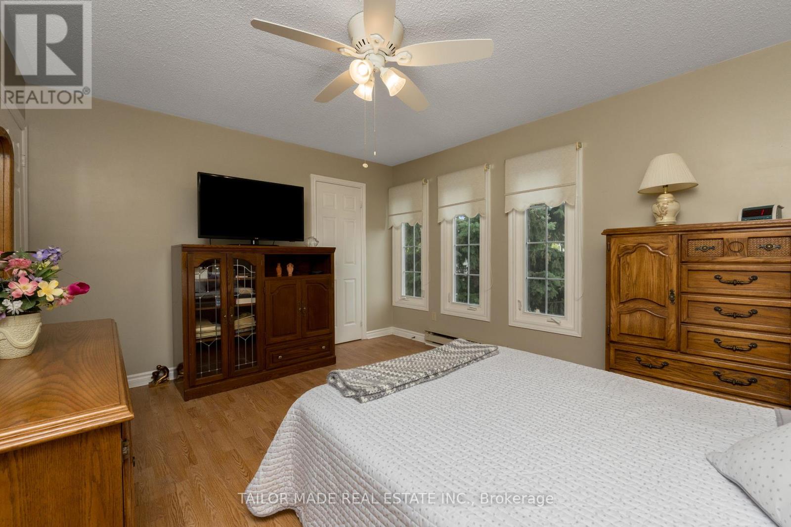 Photo 24 of 10 Heathcliffe Square, Brampton ON