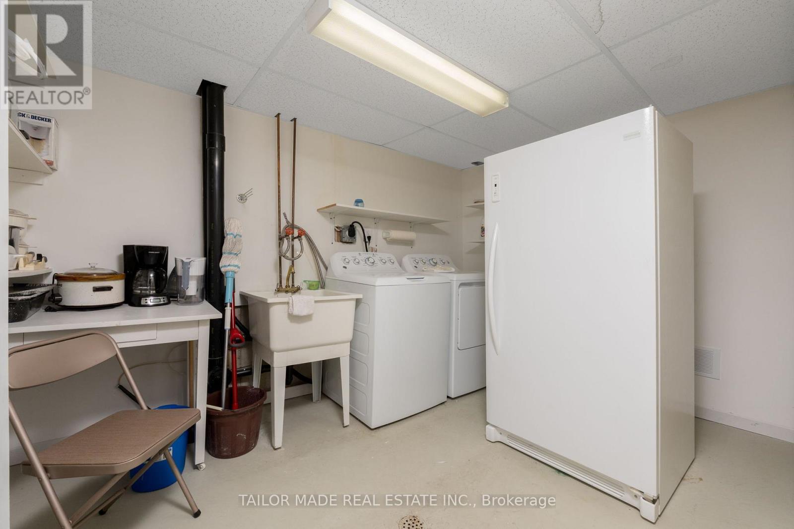 Photo 34 of 10 Heathcliffe Square, Brampton ON