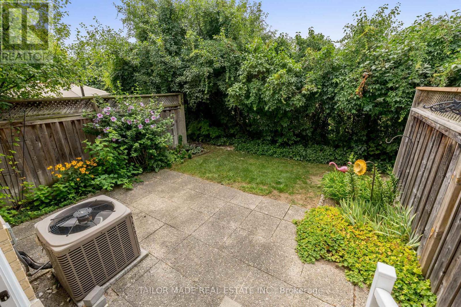 Photo 35 of 10 Heathcliffe Square, Brampton ON