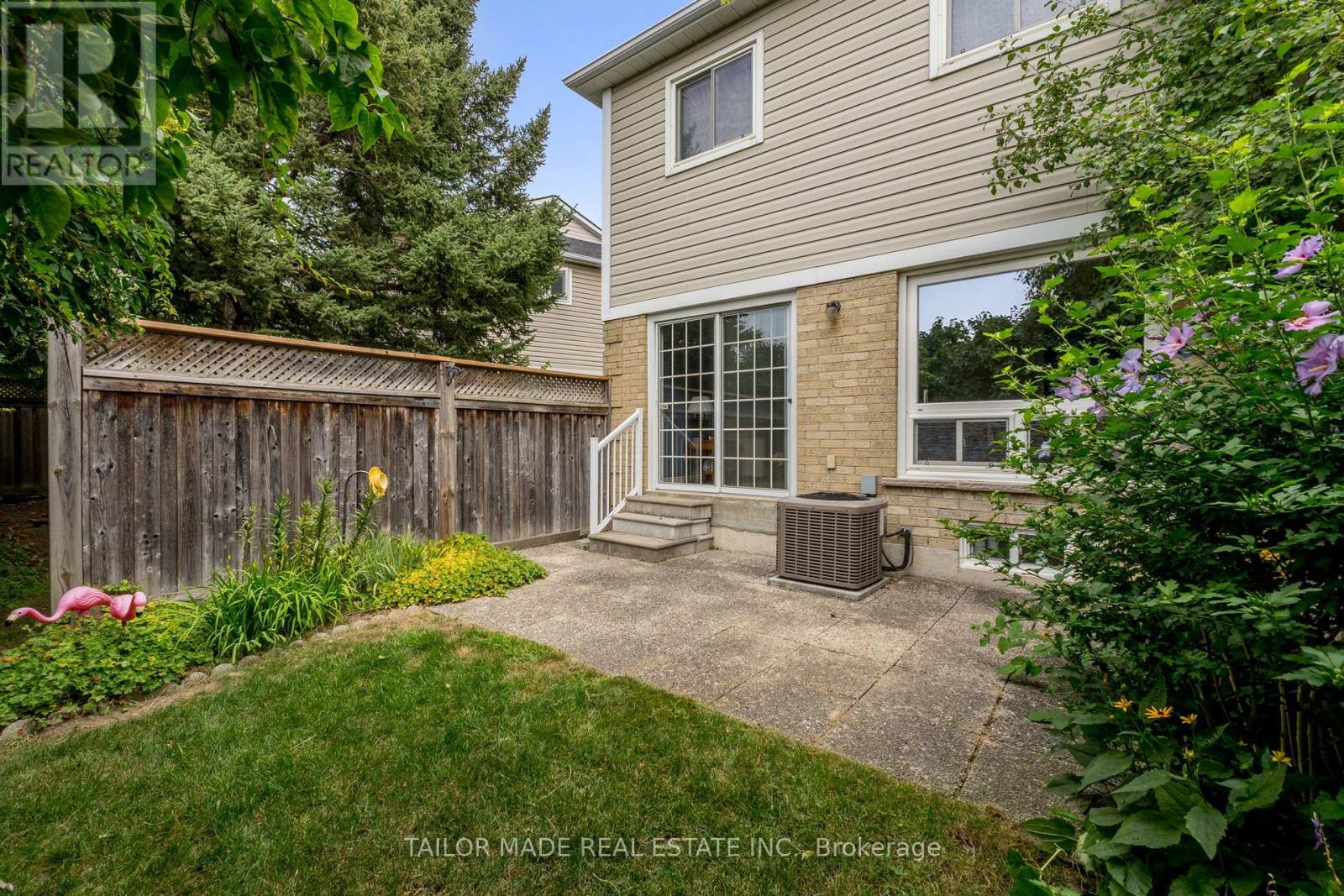 Photo 36 of 10 Heathcliffe Square, Brampton ON