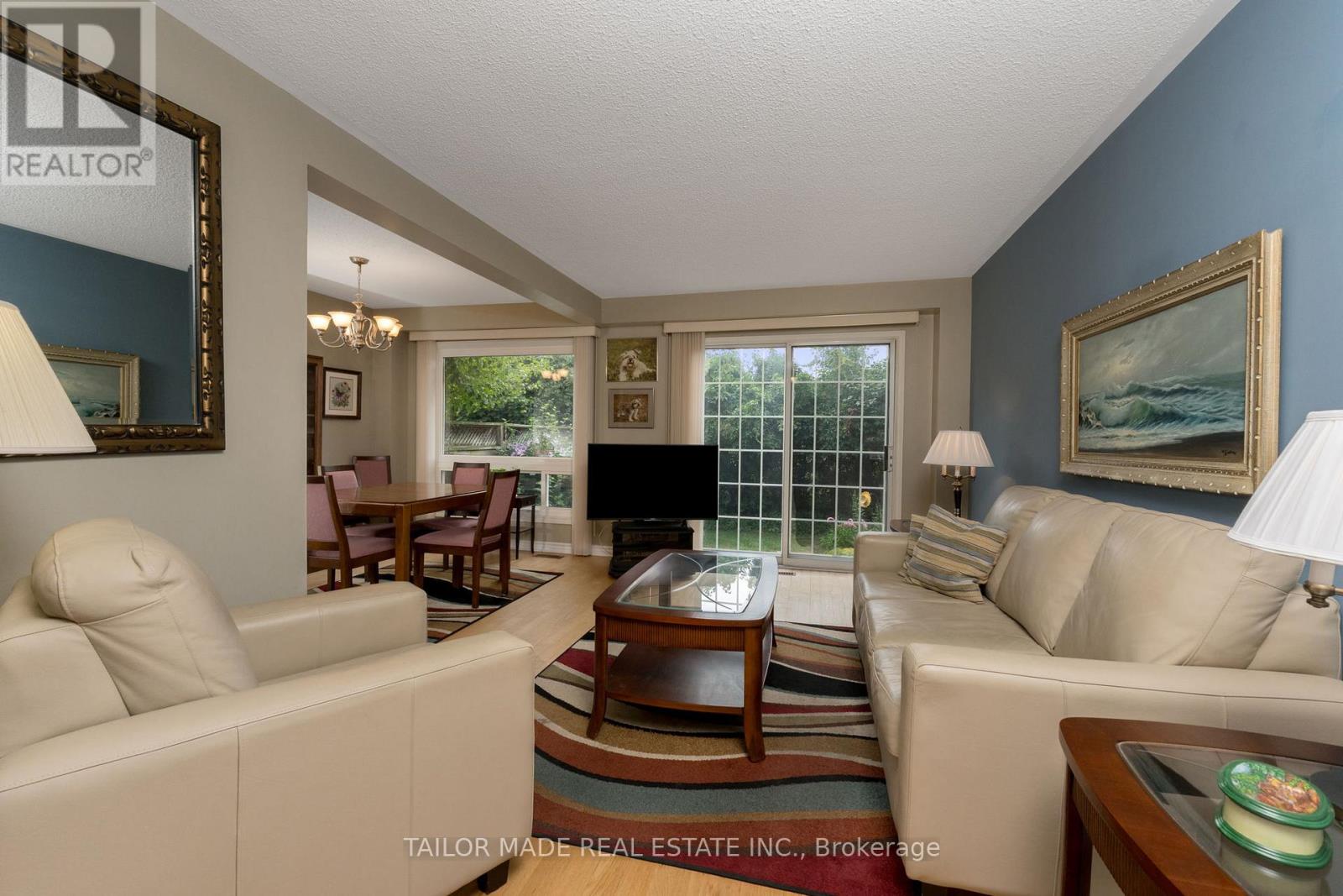 Photo 8 of 10 Heathcliffe Square, Brampton ON