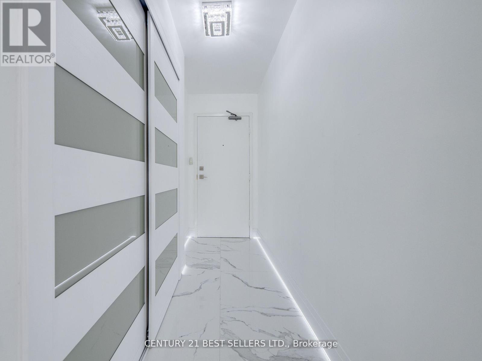 Photo 10 of 601 3650 Kaneff Crescent, Mississauga ON