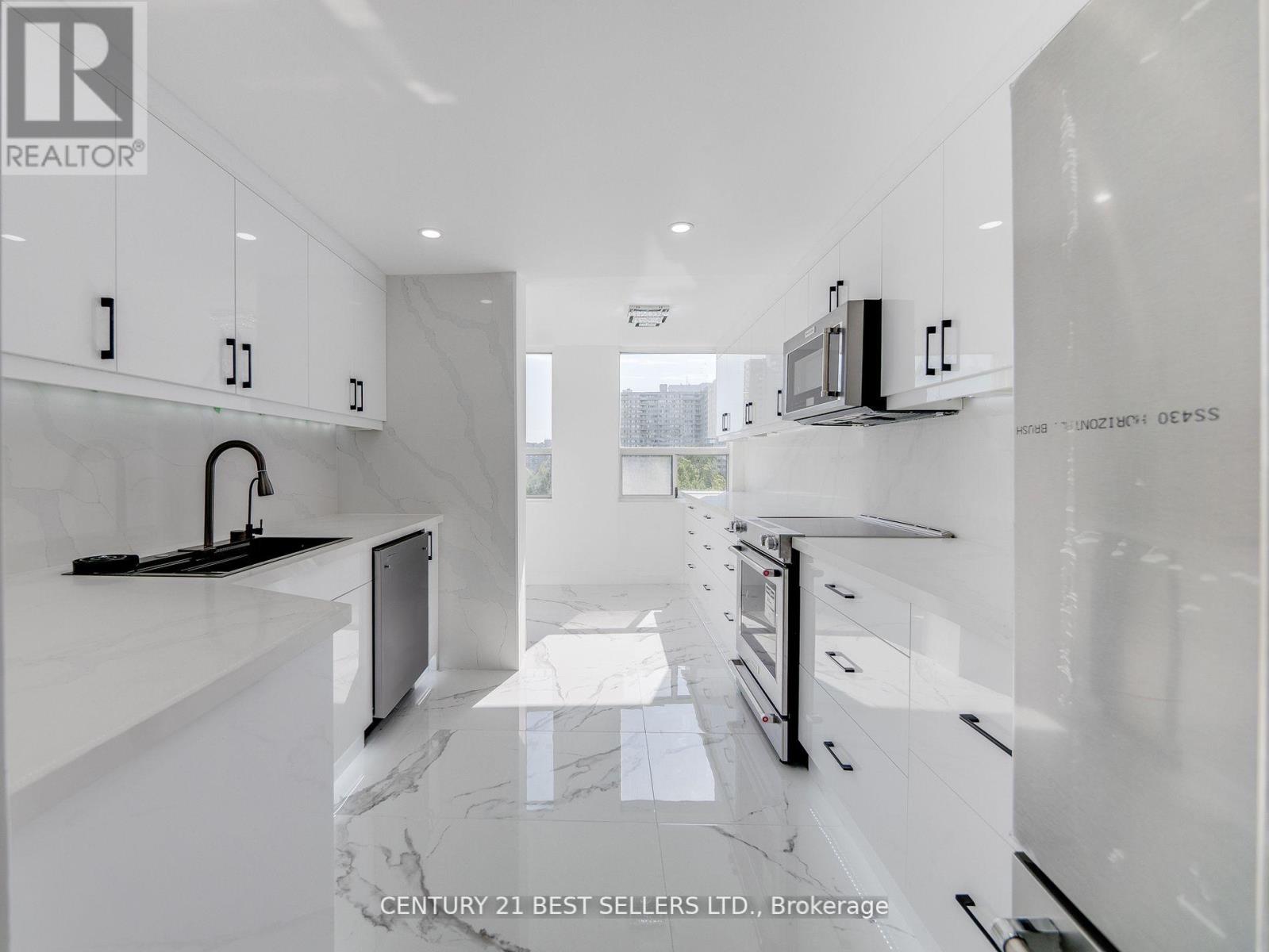 Photo 13 of 601 3650 Kaneff Crescent, Mississauga ON