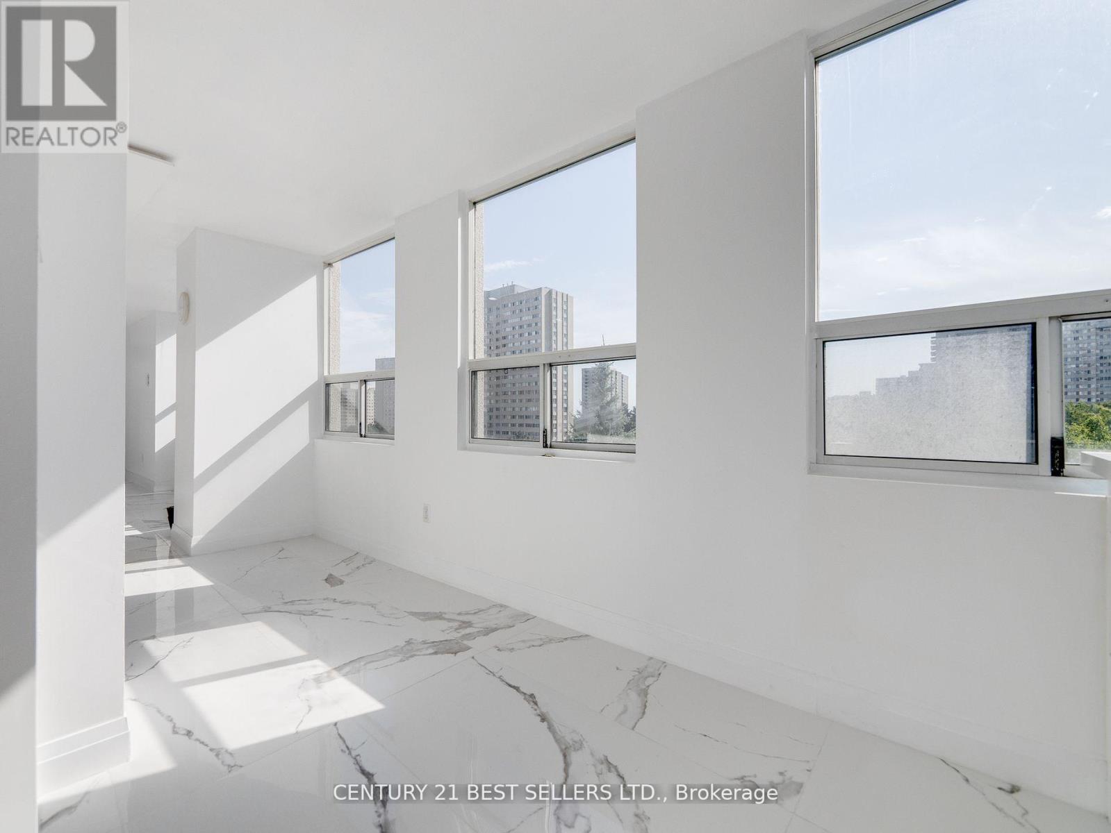 Photo 17 of 601 3650 Kaneff Crescent, Mississauga ON