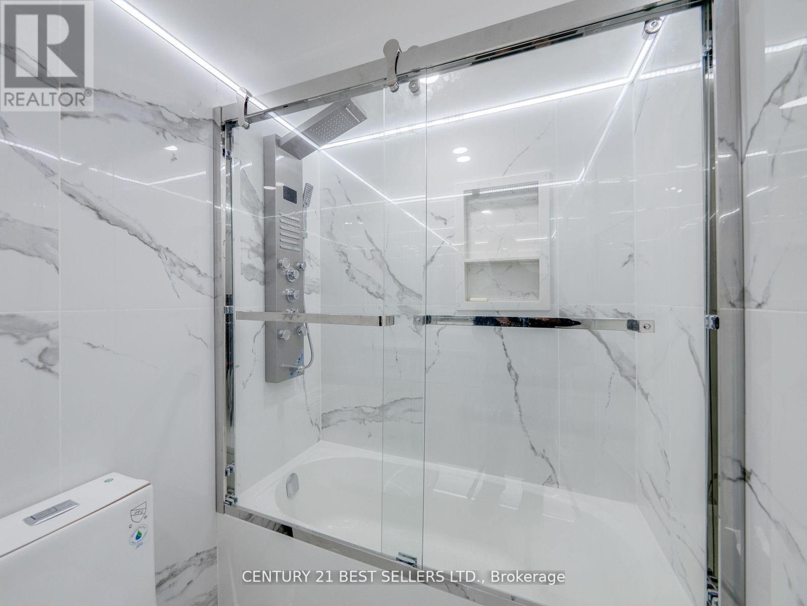 Photo 24 of 601 3650 Kaneff Crescent, Mississauga ON