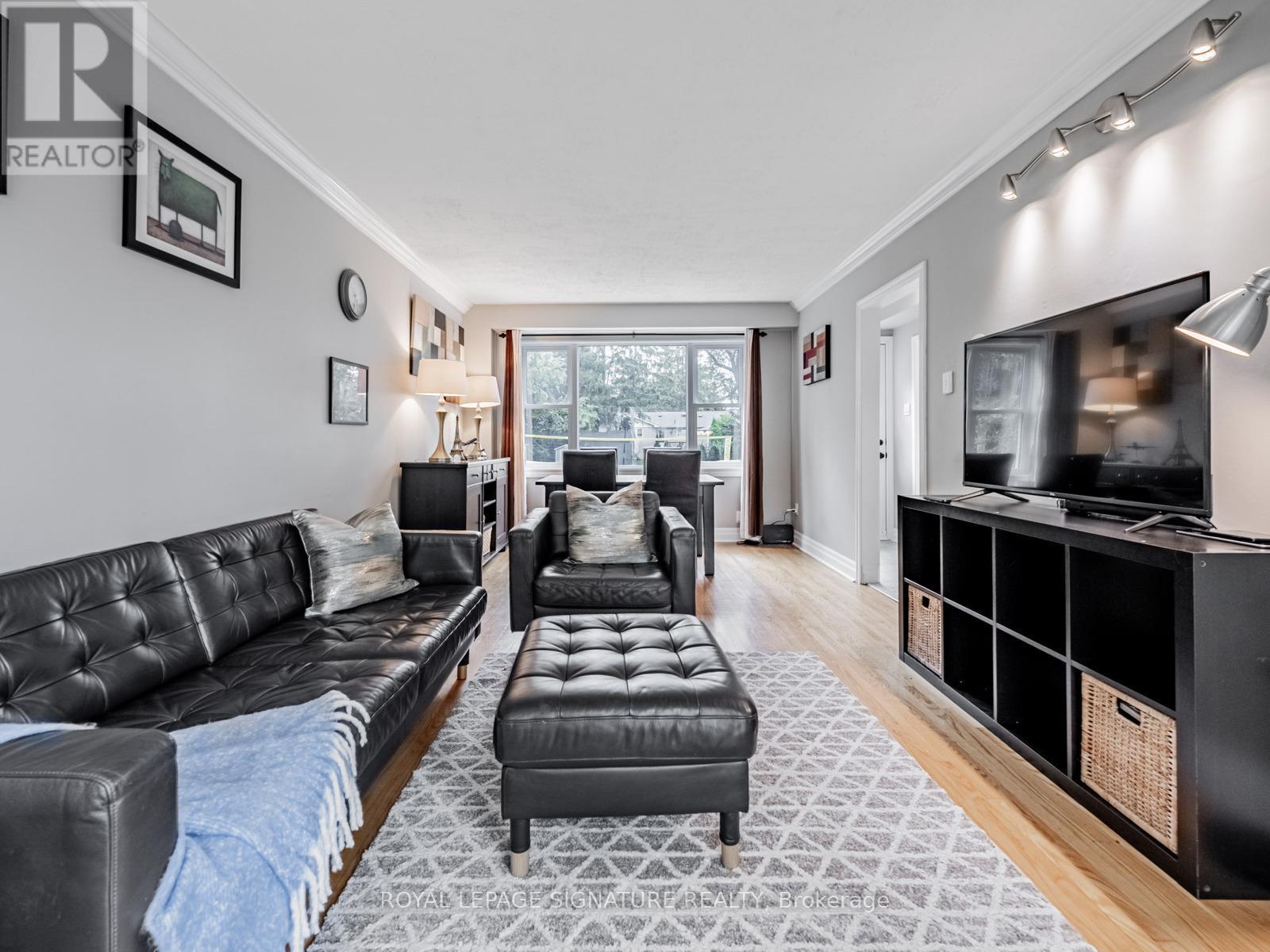 Photo 13 of 1081 Pearson Drive, Oakville ON