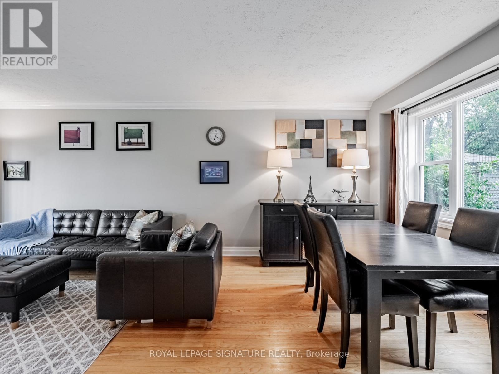 Photo 18 of 1081 Pearson Drive, Oakville ON