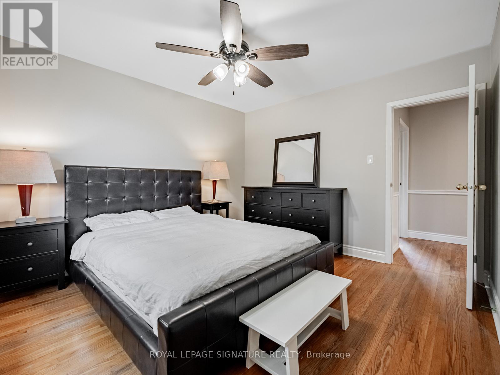 Photo 21 of 1081 Pearson Drive, Oakville ON