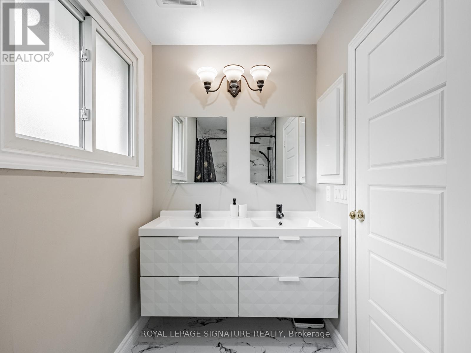 Photo 28 of 1081 Pearson Drive, Oakville ON
