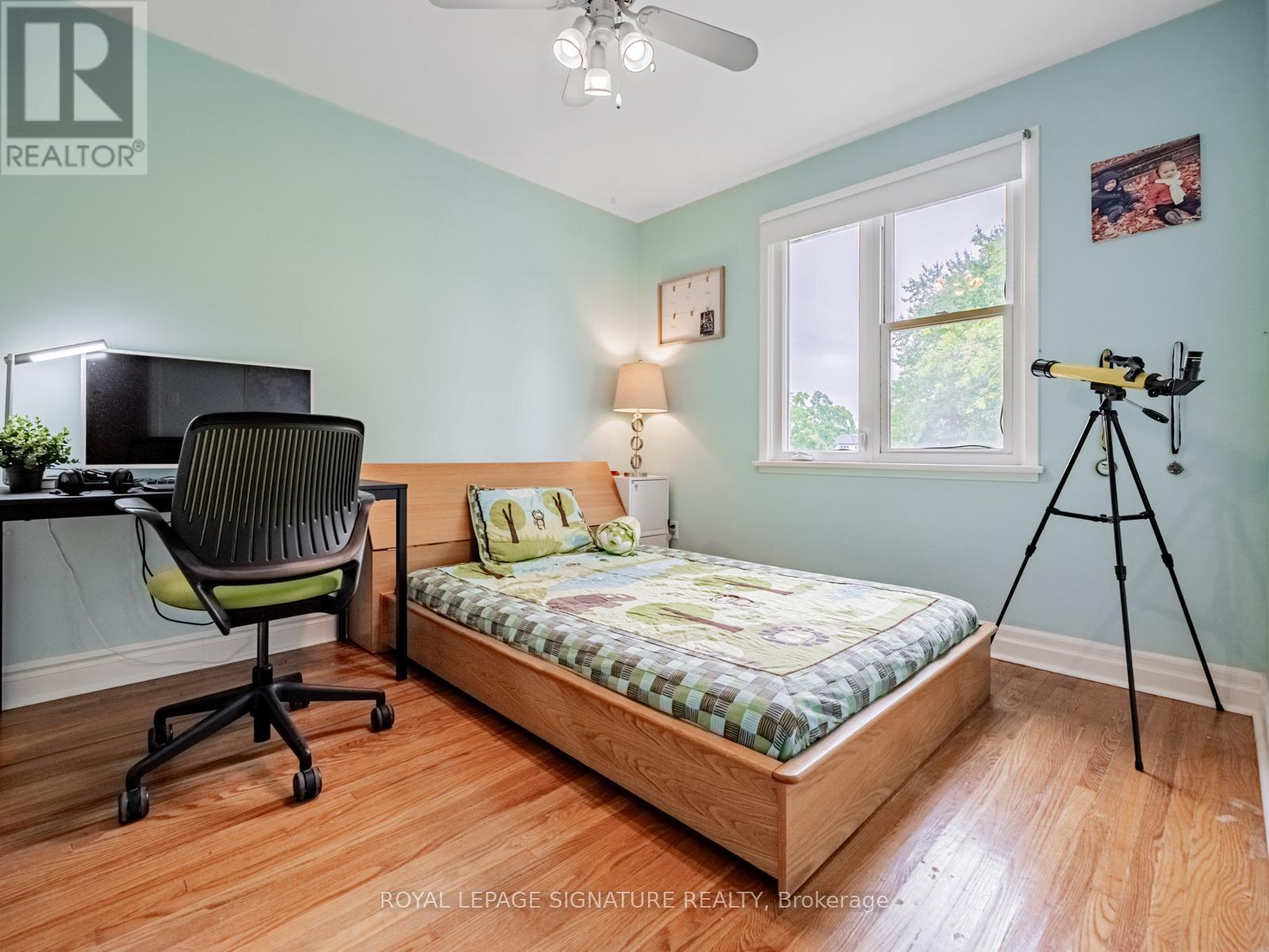 Photo 29 of 1081 Pearson Drive, Oakville ON