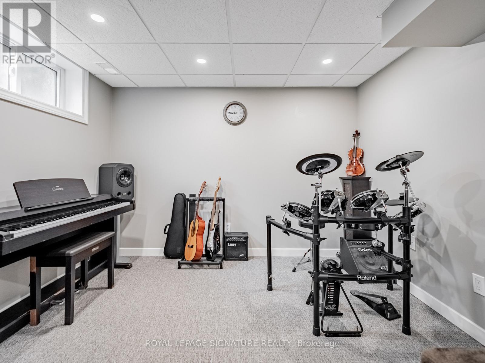 Photo 35 of 1081 Pearson Drive, Oakville ON