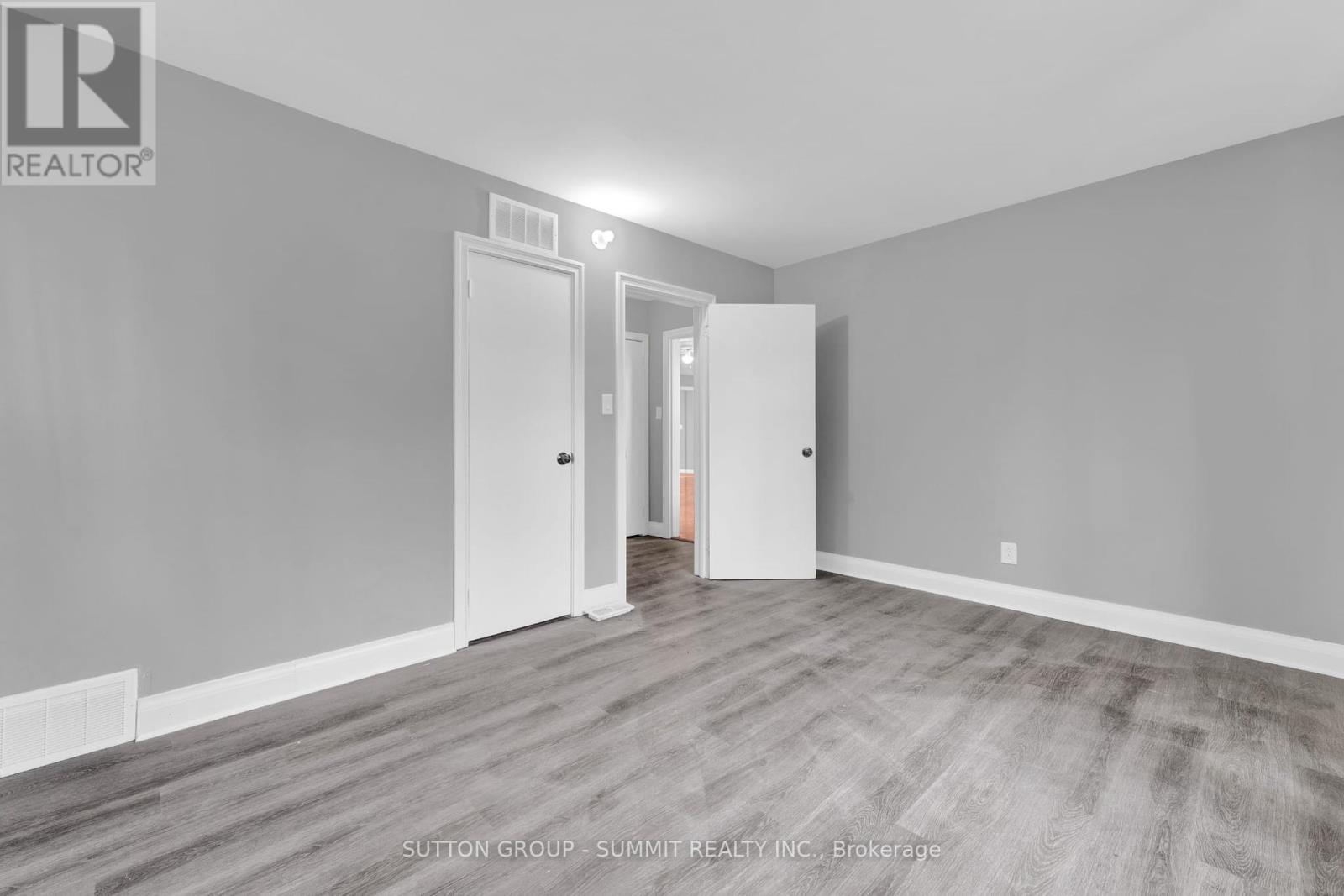 Photo 11 of 17 Ben Machree Drive, Mississauga ON