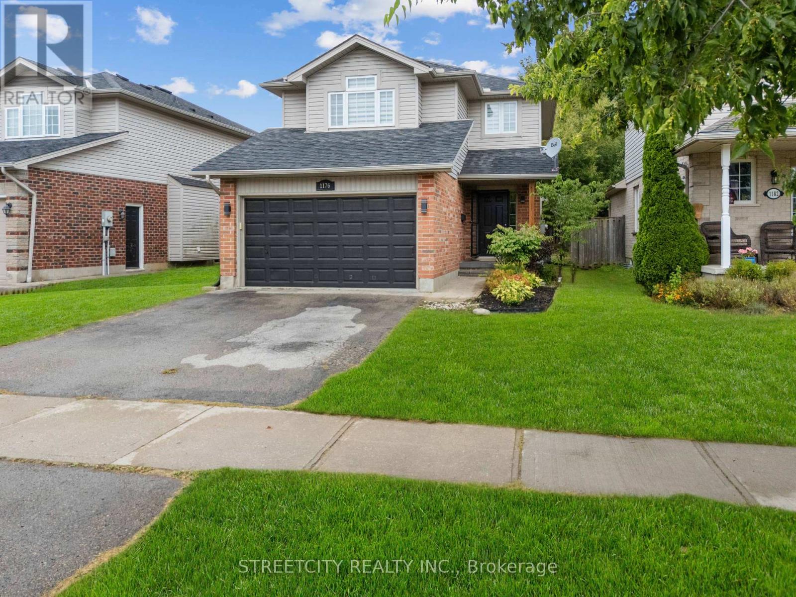 Photo 2 of 1176 South Wenige Drive, London North ON