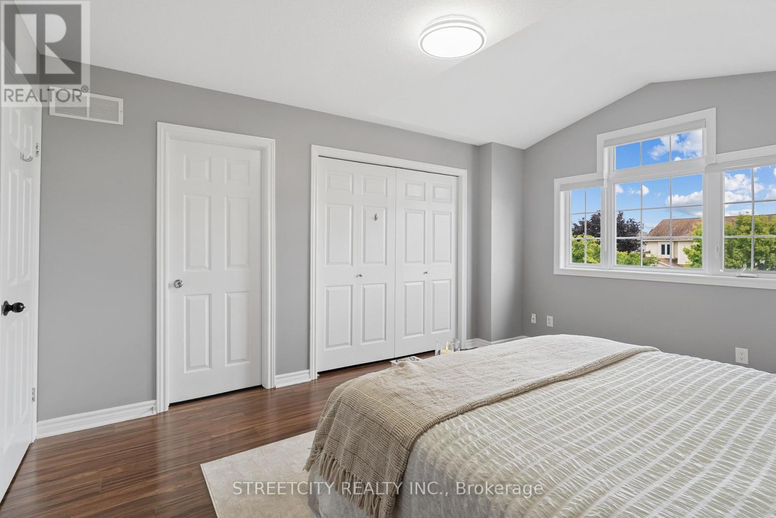 Photo 23 of 1176 South Wenige Drive, London North ON