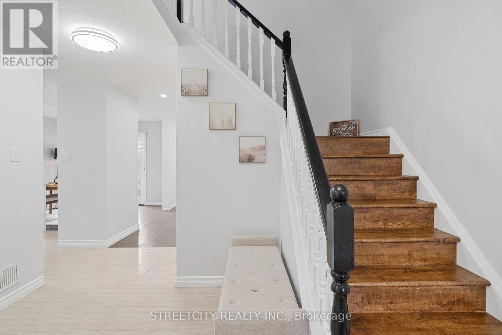 Photo 5 of 1176 South Wenige Drive, London North ON