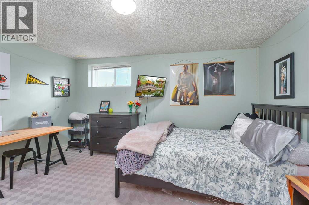 24 Iron Wolf Ridge, Lacombe