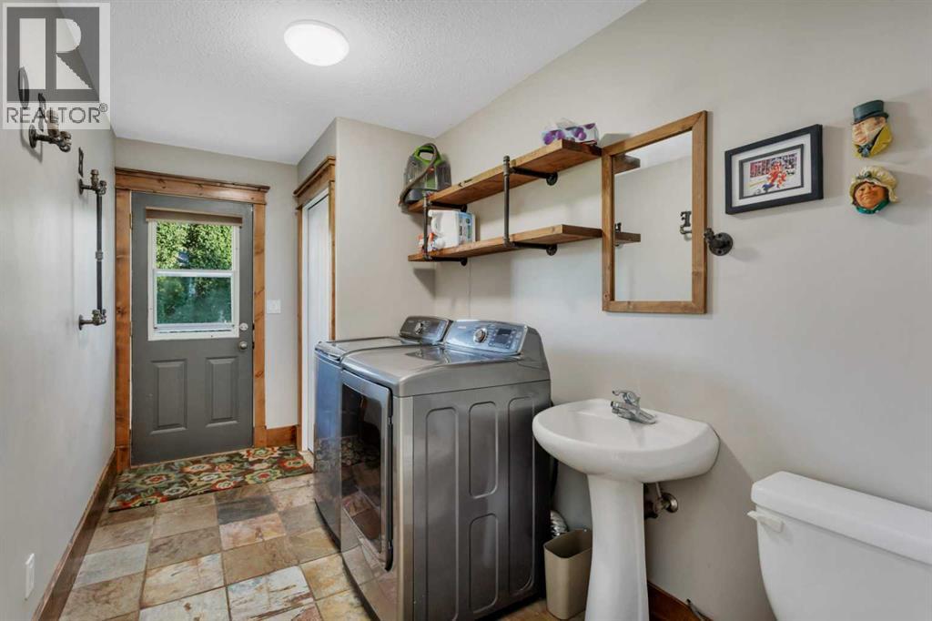 24 Iron Wolf Ridge, Lacombe