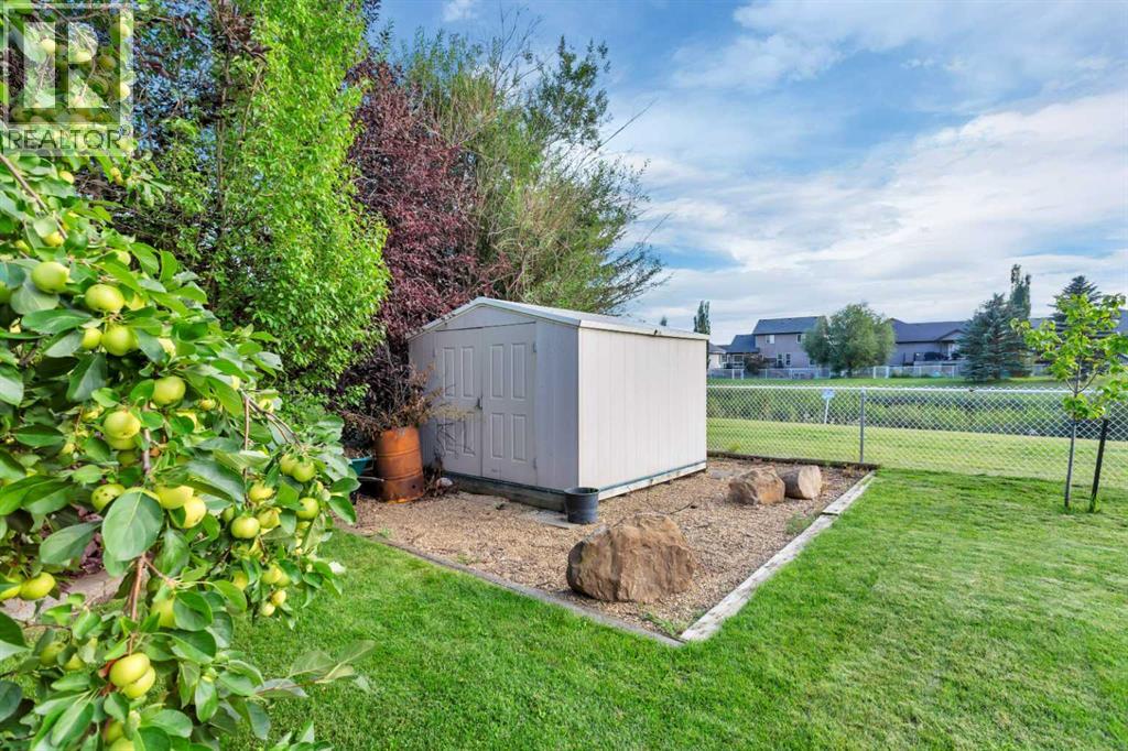 24 Iron Wolf Ridge, Lacombe