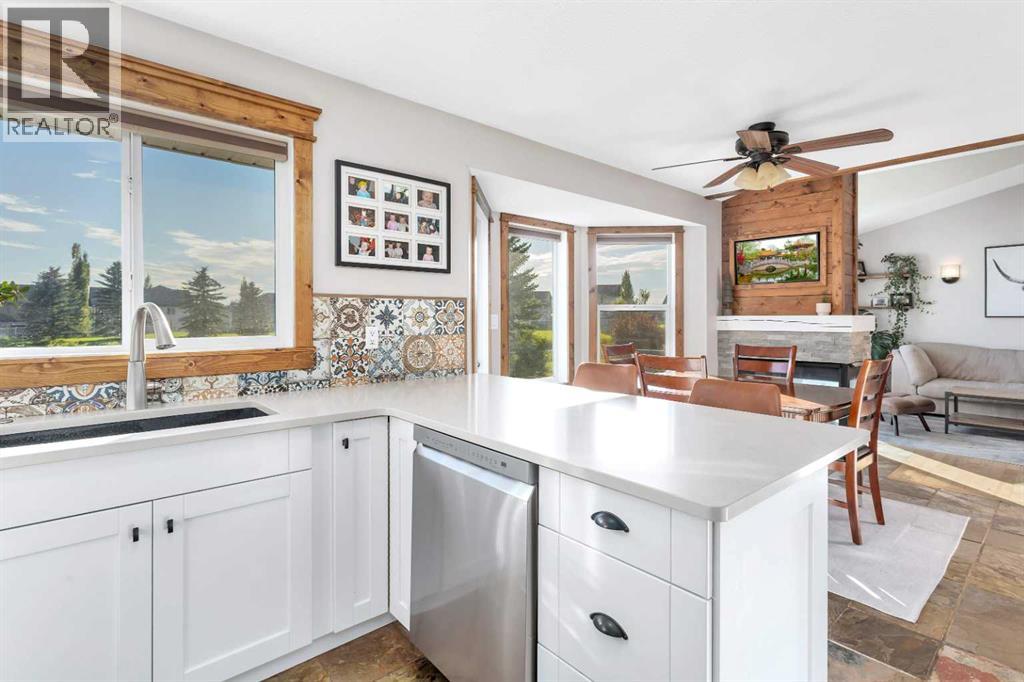 24 Iron Wolf Ridge, Lacombe