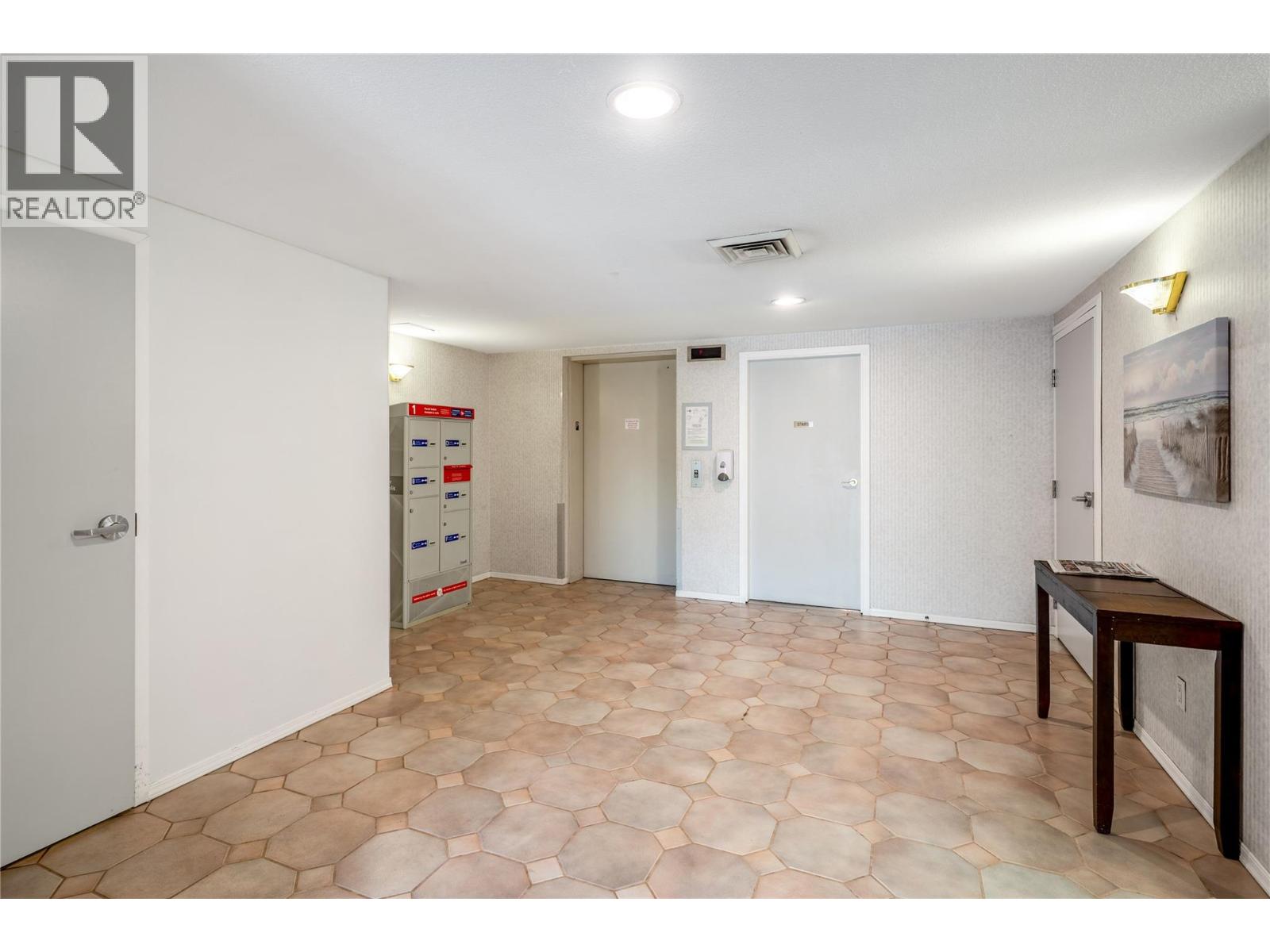 210 3283 Casorso Road, Kelowna