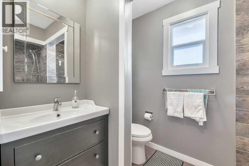 Photo 25 of 3112 107 Avenue Sw, Calgary AB