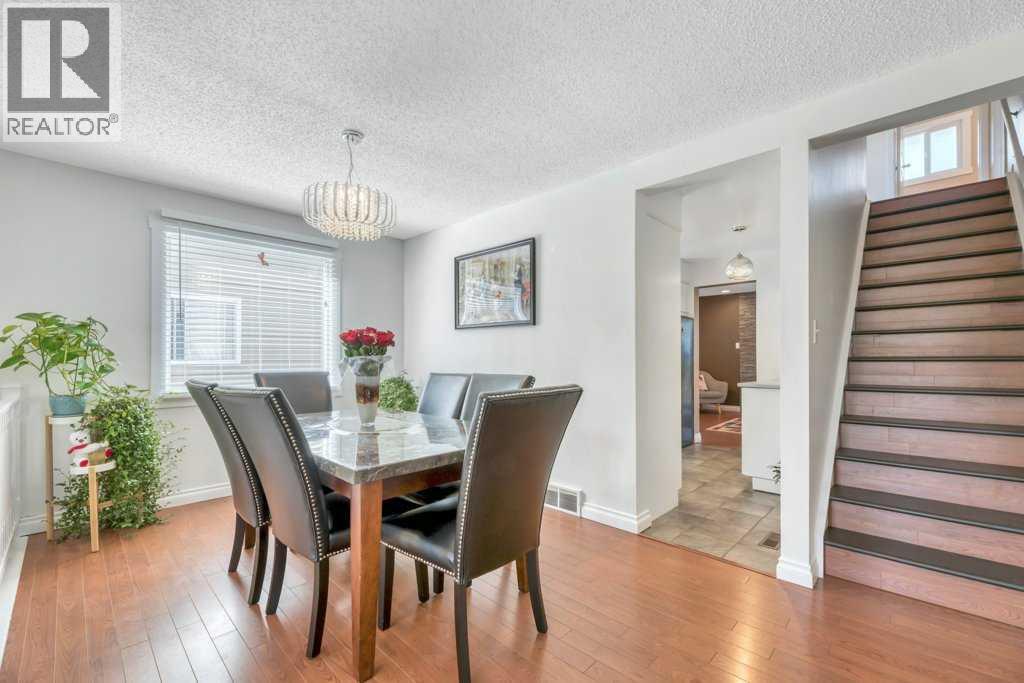 Photo 13 of 3112 107 Avenue Sw, Calgary AB