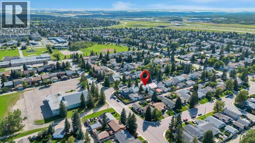 Photo 7 of 3112 107 Avenue Sw, Calgary AB