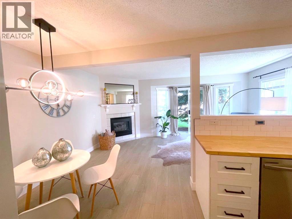 Photo 6 of 16 Millrise Green Sw, Calgary AB