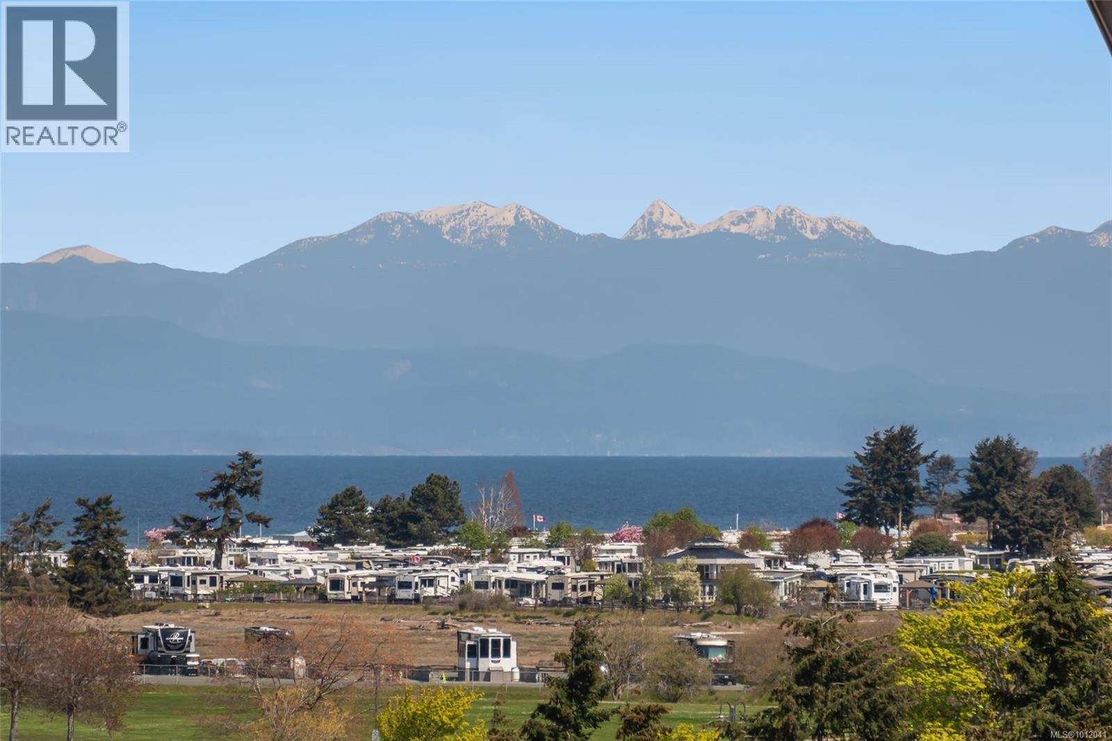 Photo 2 of 604 194 Beachside Dr, Parksville BC