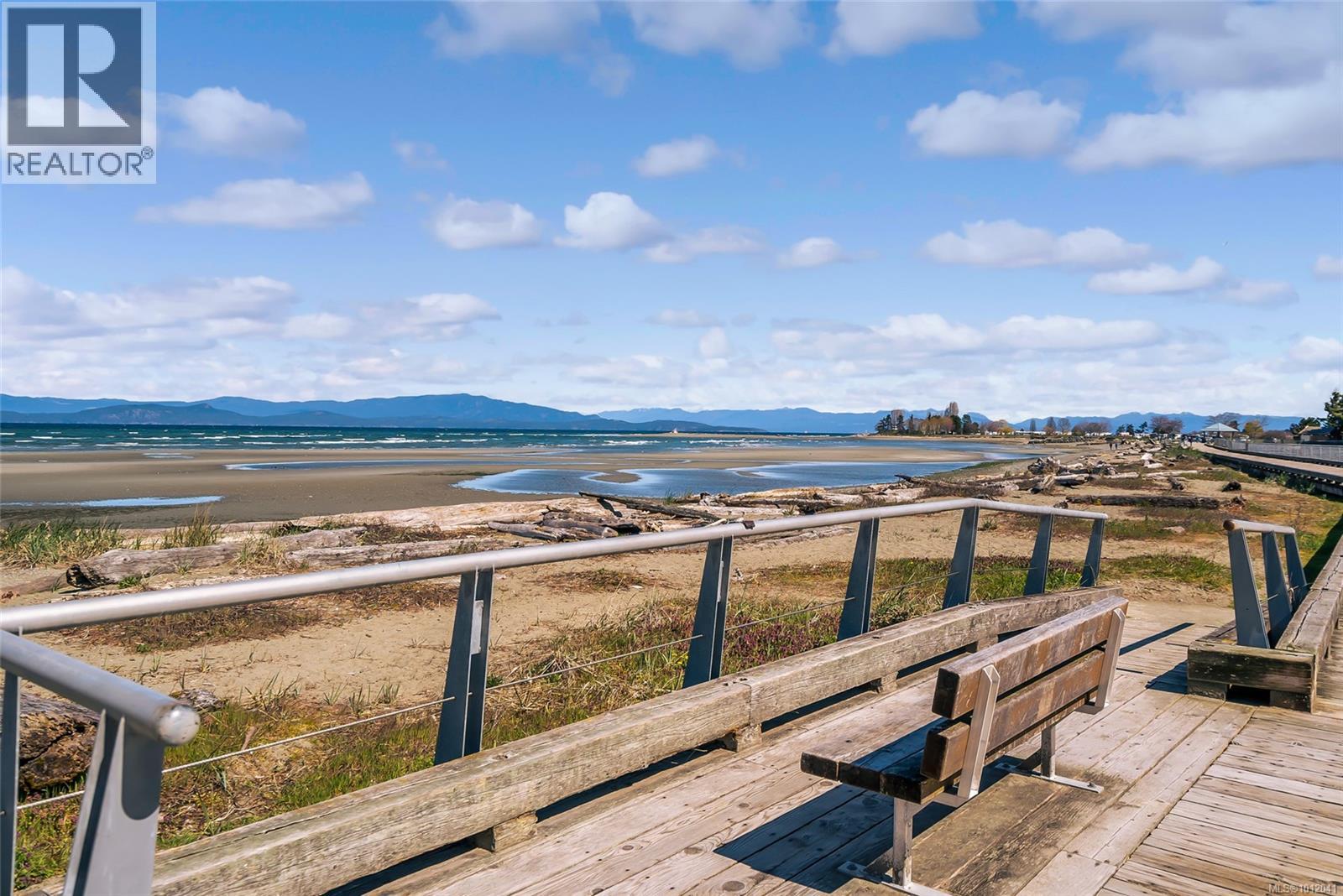 Photo 9 of 604 194 Beachside Dr, Parksville BC