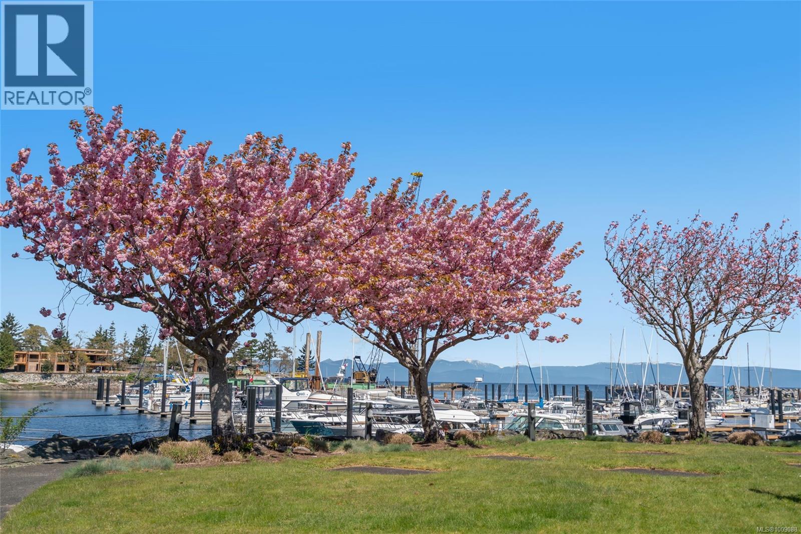 Photo 9 of 207 3529 Dolphin Dr, Nanoose Bay BC