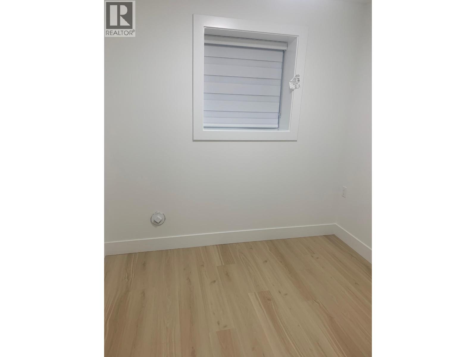 Photo 12 of 1 2076 E 50th Avenue, Vancouver BC