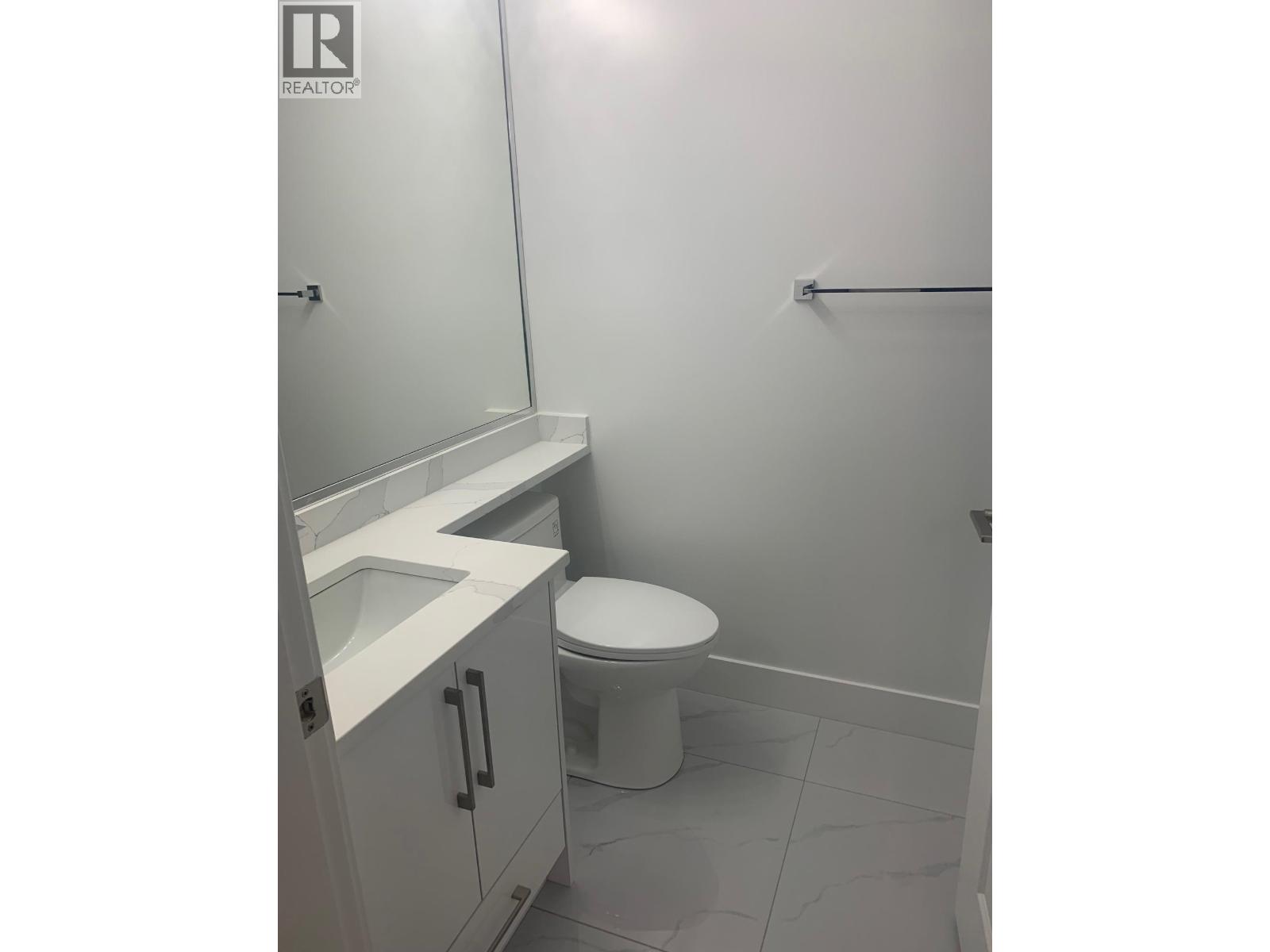 Photo 13 of 1 2076 E 50th Avenue, Vancouver BC