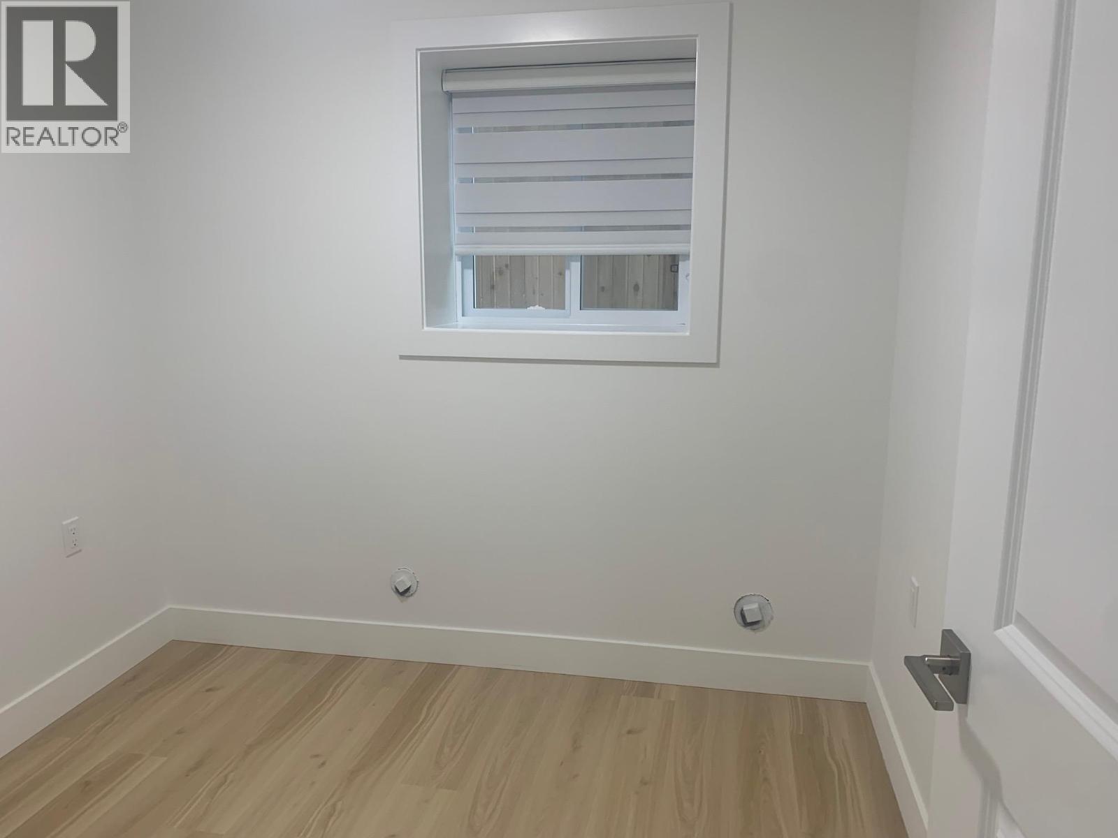 Photo 12 of 2 2074 E 50th Avenue, Vancouver BC